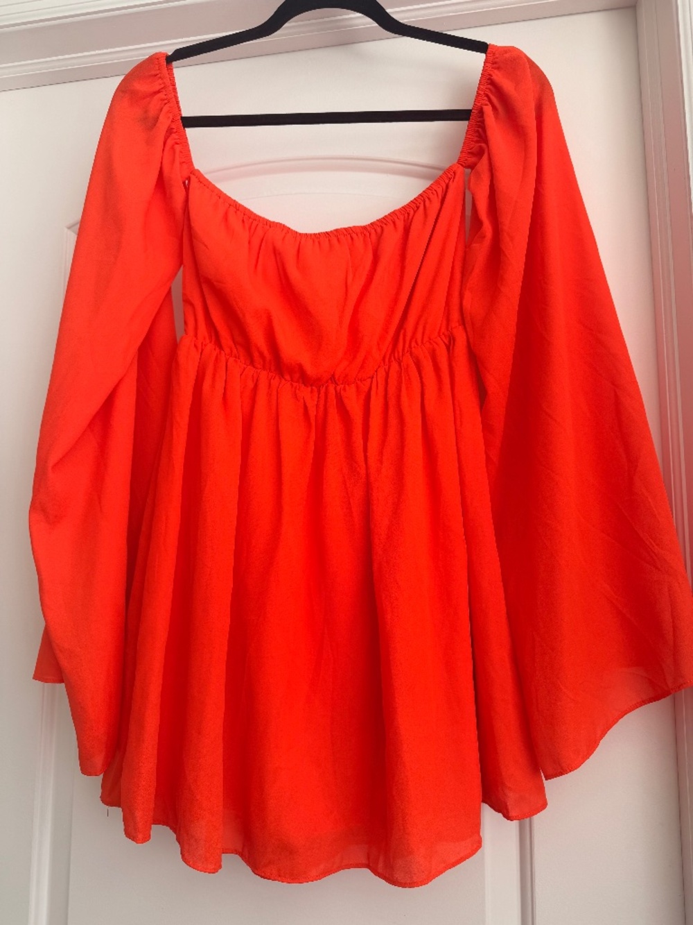 Romantic orange flowy off-the-shoulder mini dress ✨